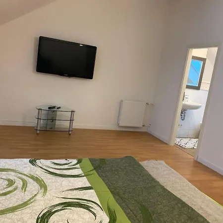 Wunderschoenes 140 Qm Reihenhaus Im Zeisigring 6, * Кальтенкирхен