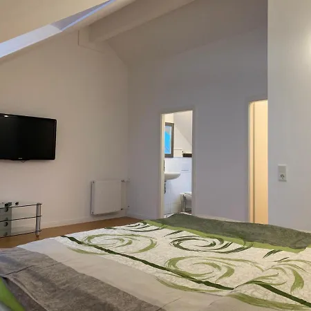 Wunderschoenes 140 Qm Reihenhaus Im Zeisigring 6, *