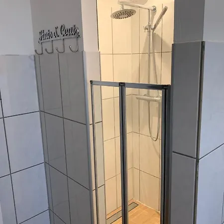 Дом отдыха Wunderschoenes 140 Qm Reihenhaus Im Zeisigring 6, *