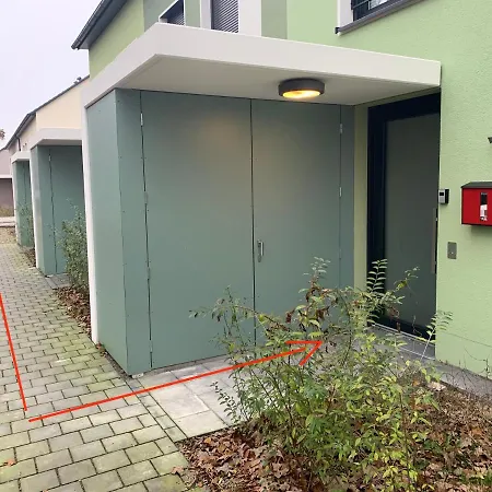 Wunderschoenes 140 Qm Reihenhaus Im Zeisigring 6, Кальтенкирхен