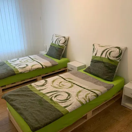 Wunderschoenes 140 Qm Reihenhaus Im Zeisigring 6, Дом отдыха